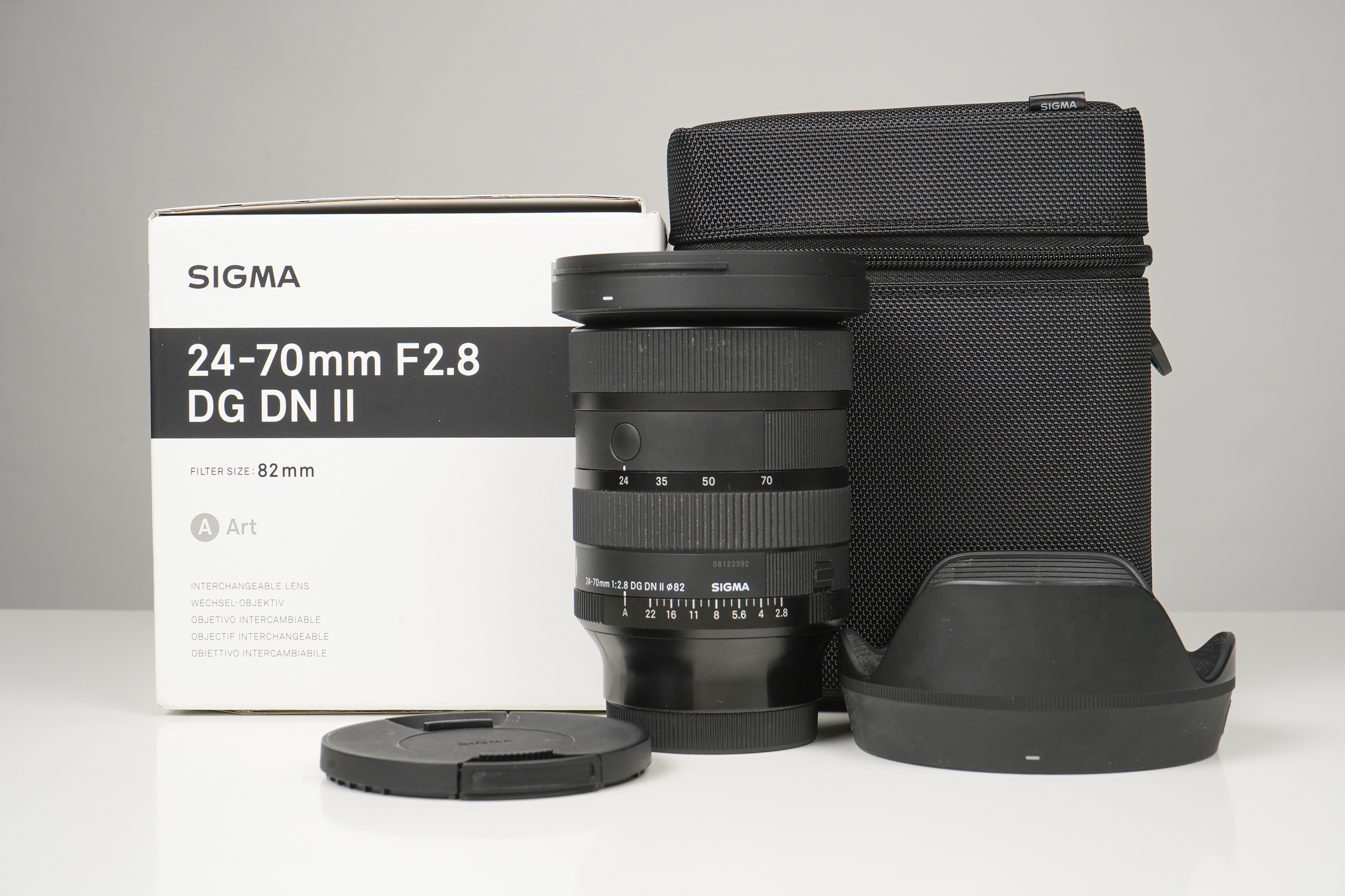Gebraucht Sigma 24-70mm/2,8 DG DN II ART 024 Sony | Sony-FE FullFrame | Ø82mm | Zustand A/B | mit Blende, Deckel im Karton |