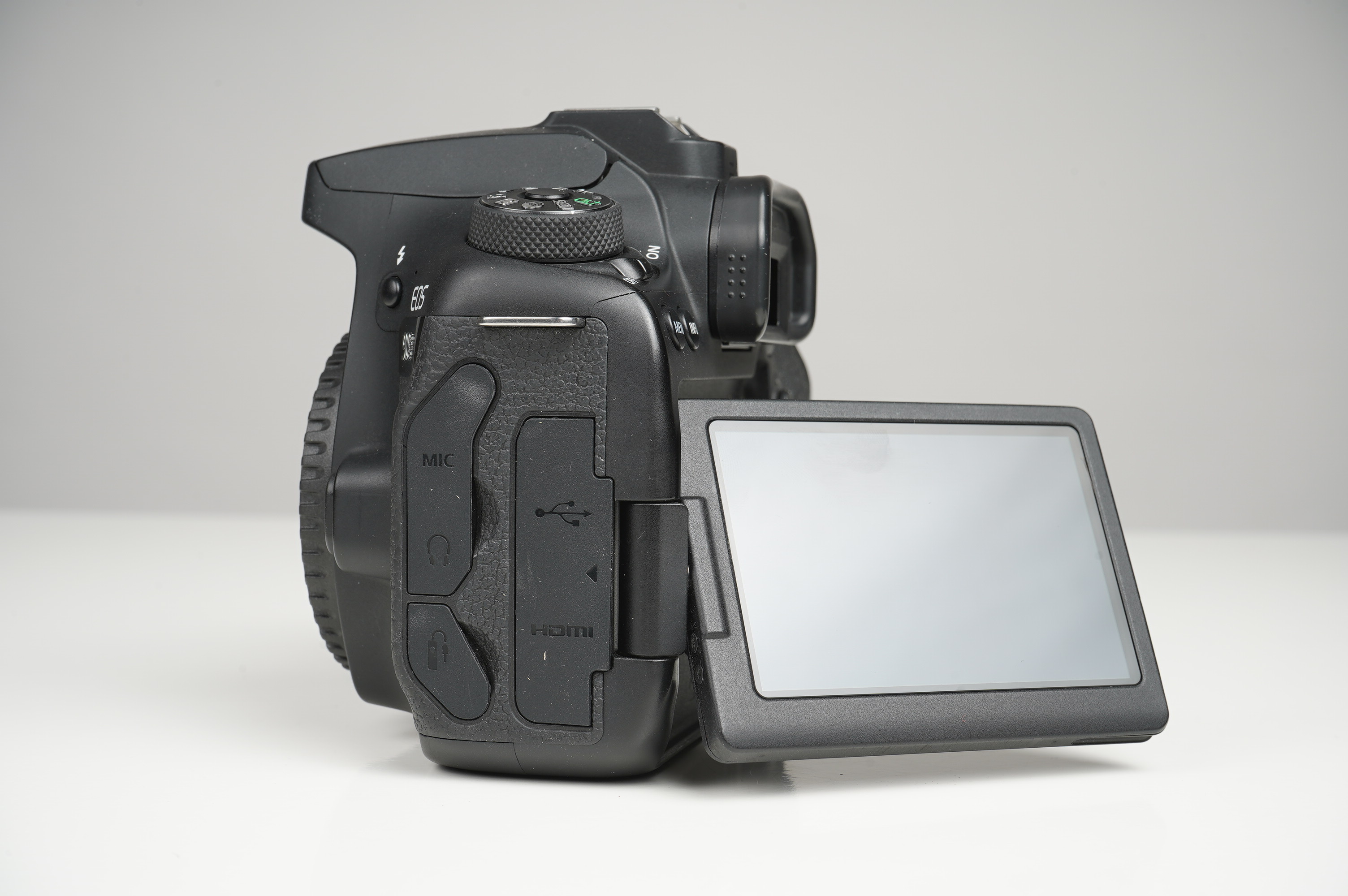 Gebraucht Canon EOS 90D Gehäuse | DSLR-Kamera für EF(-S)-Objektive | inkl 2 Akkus + Ladestation |