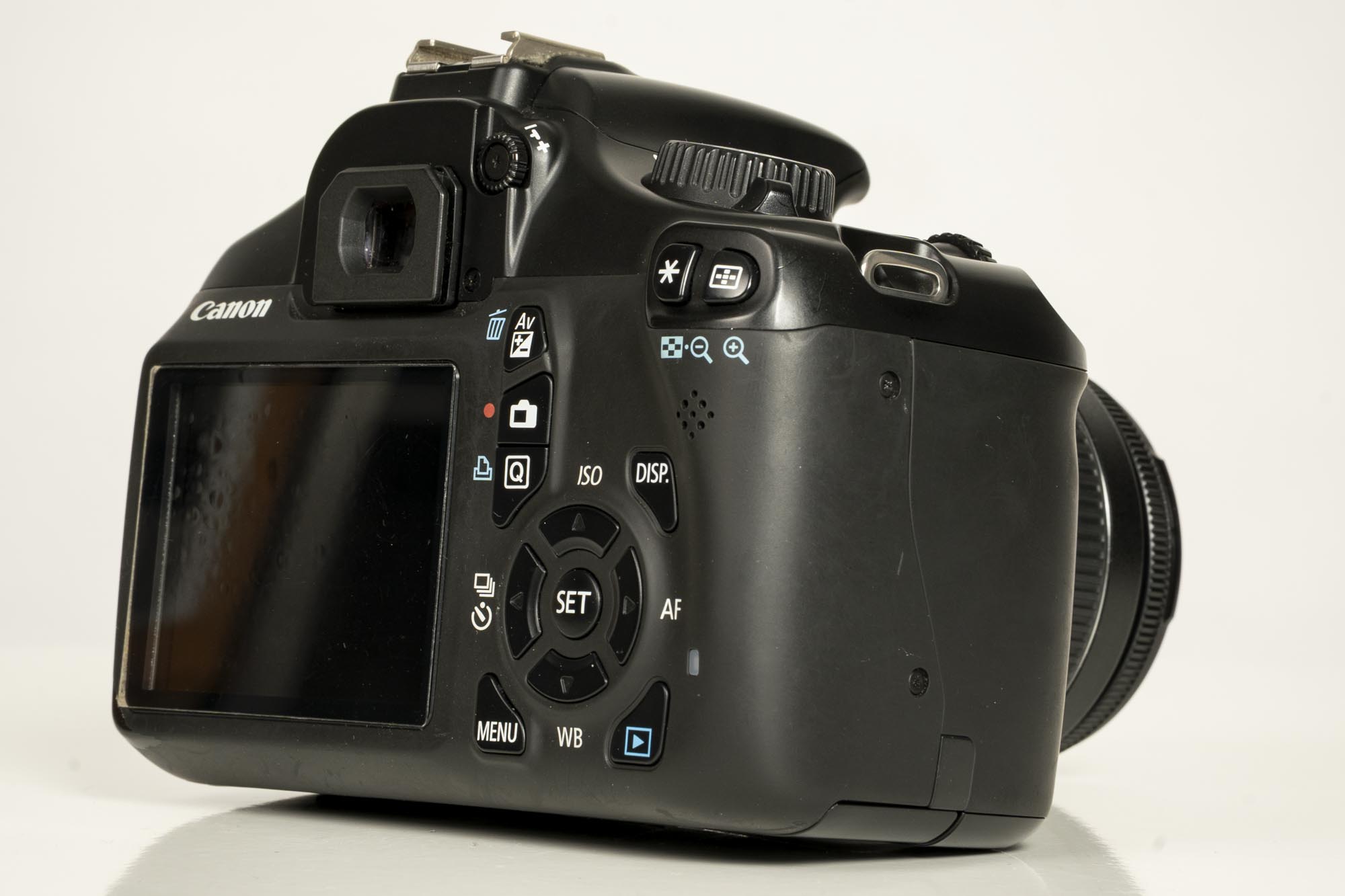 Gebraucht Canon EOS 1100D + EF-S 18-55mm inkl. Ladeschale und 2x Akku | Voll Funktionstüchtig 0000740005764