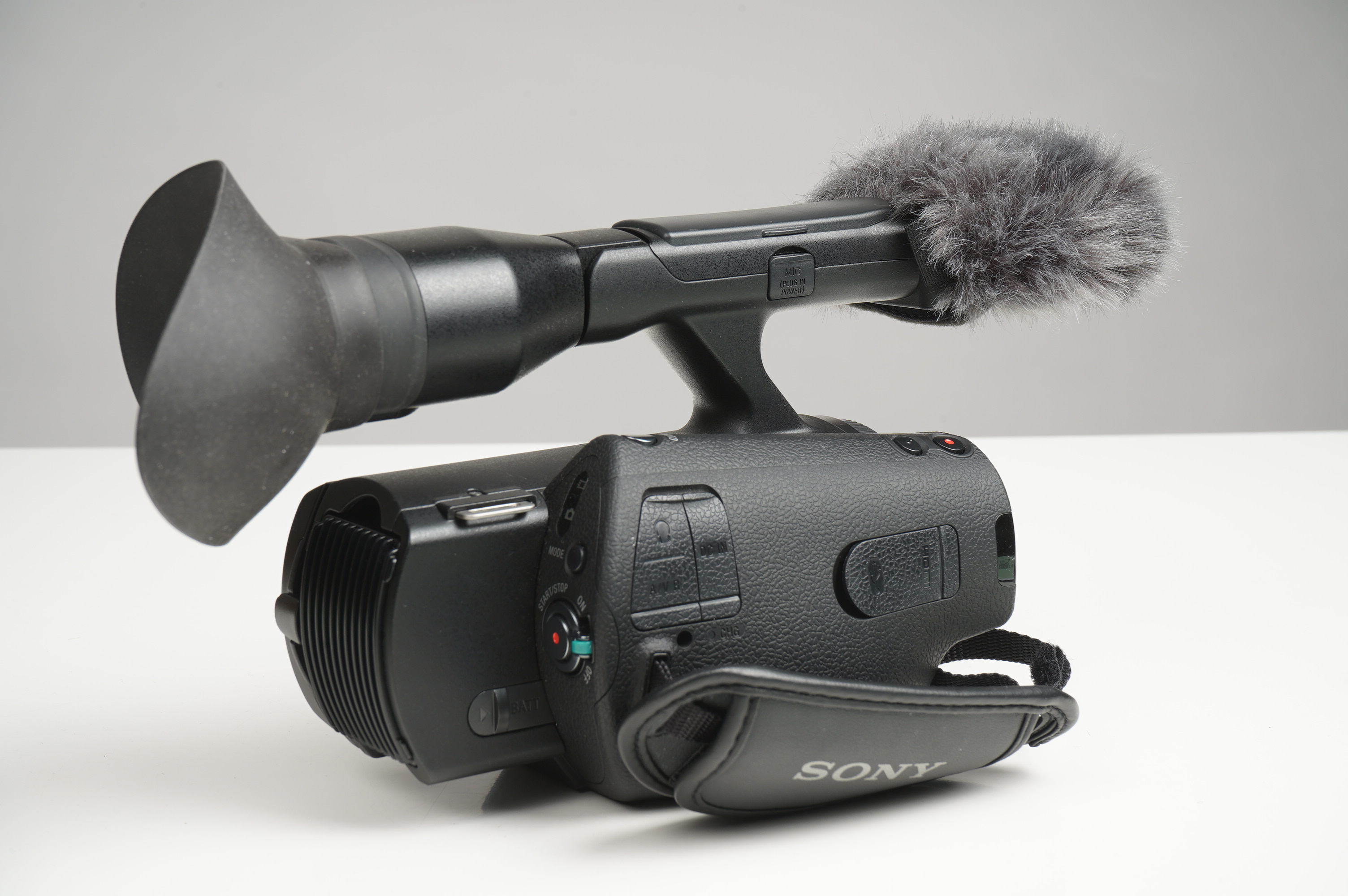 Gebraucht Sony NEX-VG20E Gehäuse | E-Mount APS-C Objektiv optional | Gut erhalten - Kaum Gebrauchsspuren |