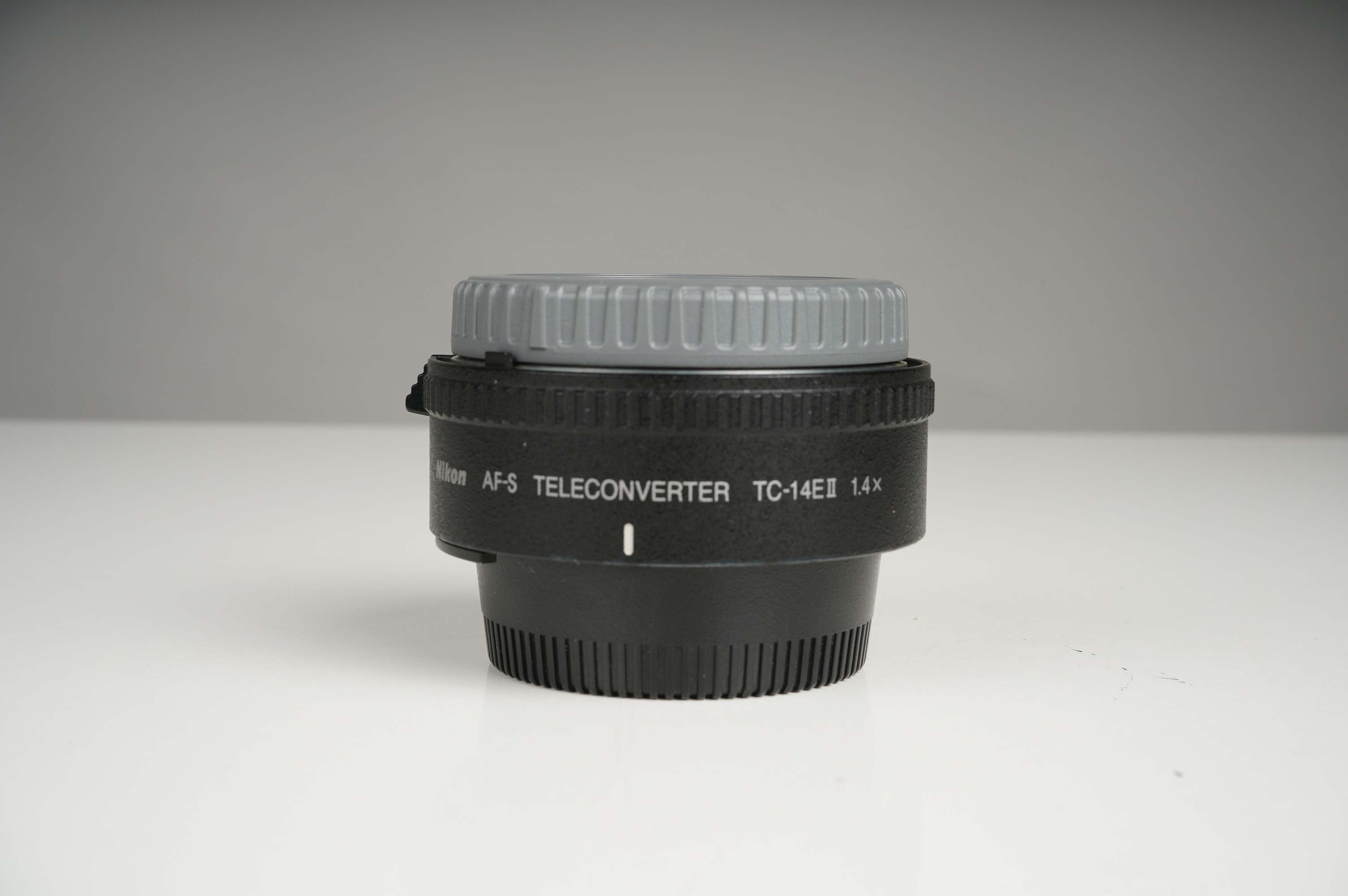 Gebraucht Nikon TC-14EII AF-S Teleconverter  | Sehr gut erhalten - leichte Gebrauchsspuren | inkl. Karton/Front- und Rückdeckel/Bedienungsanleitung |