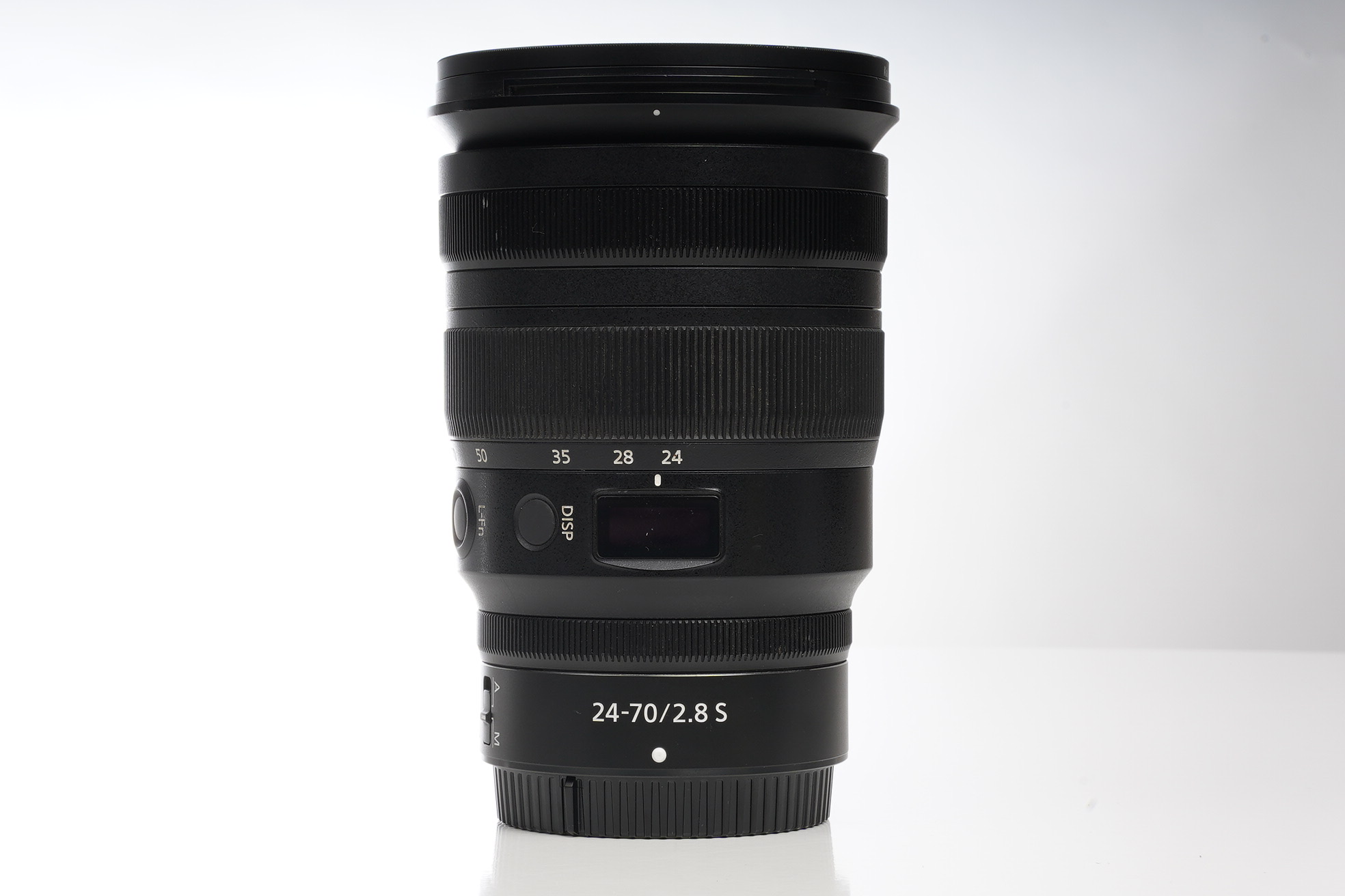 Gebraucht Nikon Z 24-70mm/2,8 S  | Gut erhalten - Kaum Gebrauchsspuren | inkl. Front- und Rückdeckel/Gegenlichtblende