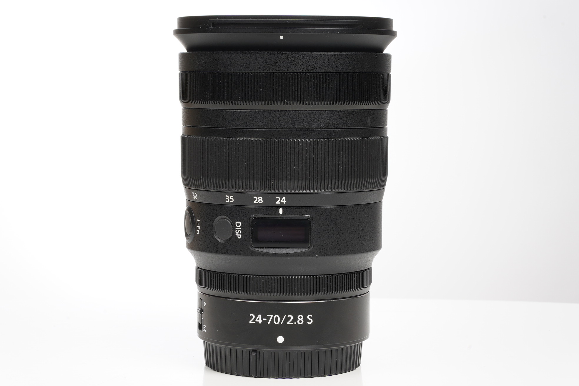Gebraucht Nikon Z 24-70mm/2,8 S (Version I)  | sehr gut erhalten - Leichte Gebrauchsspuren | inkl. orig. Gegenlichtbl./Schachtel
