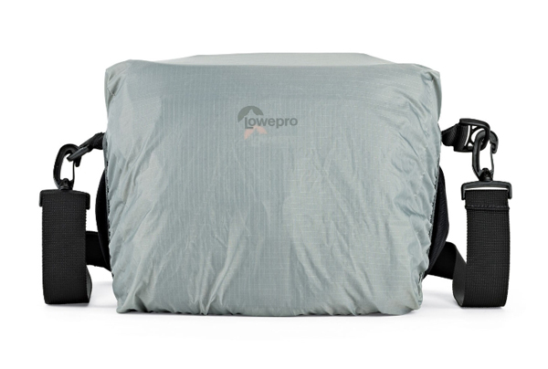 Lowepro Nova 140 AW II black schwarz Schultertasche