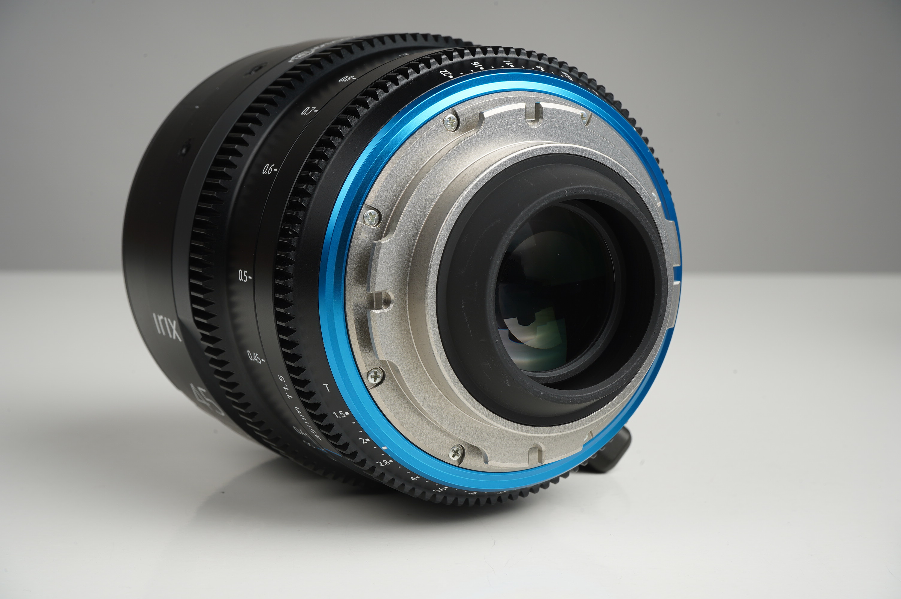 Gebraucht Irix 45mm T1.5 PL-Mount  | für Blackmagic Design Pocket Cinema 6K | Z-Cam 4K 6K | inkl. orig. Gegenlichtblende/Front- und Rückdeckel/Karton