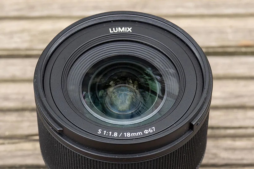 Panasonic S 18mm/1,8 (S-S18E) | Ø67mm | FullFrame, L-Mount für S-Serie-Kameras | 5 Jahre Garantie nach Registrierung | € 100 Cashback bis 13.11.2026 + € 25 bis 28.10. | UVP € 899