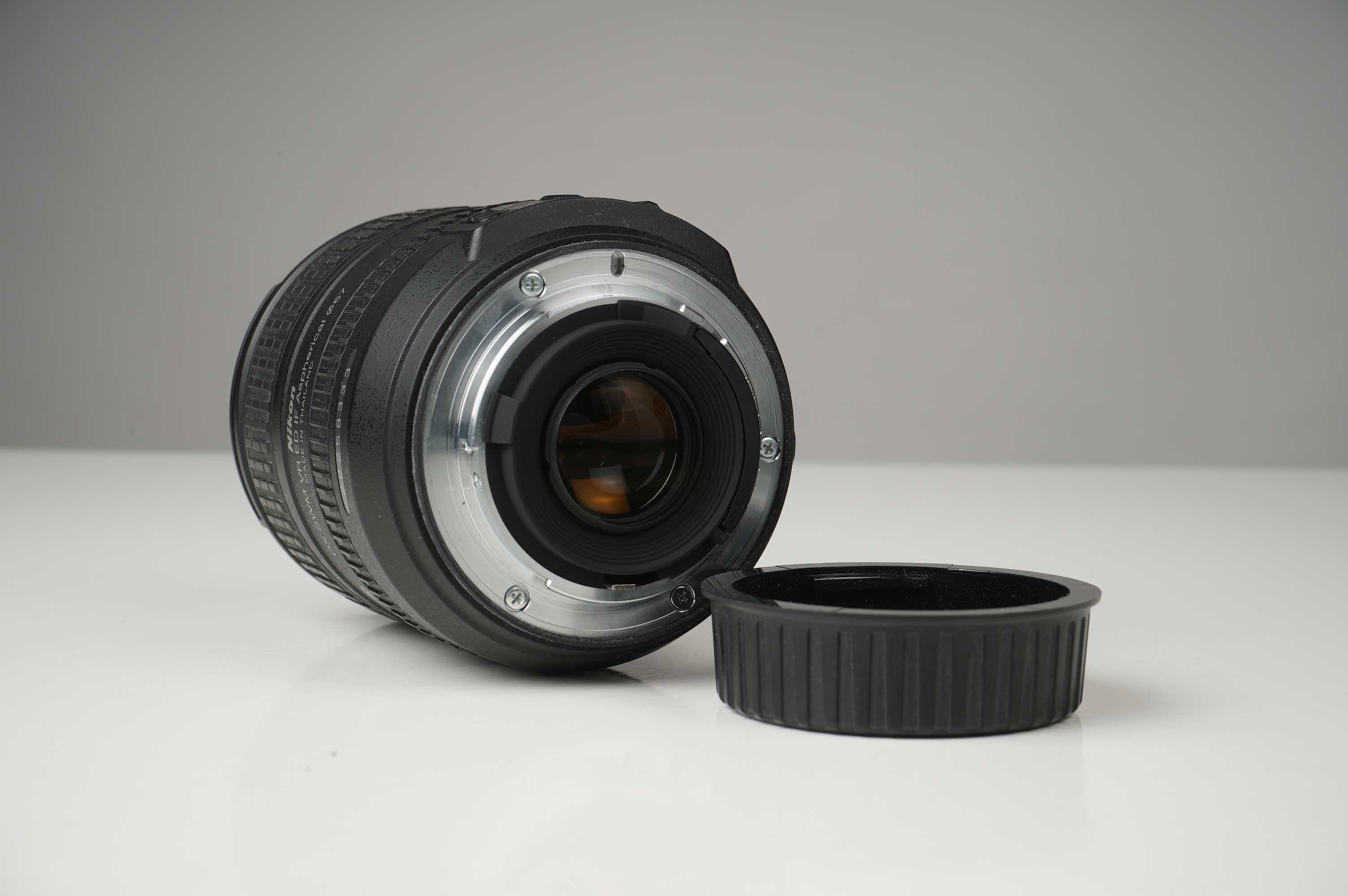 Gebraucht Nikon AF-S 16-85mm/3,5-5,6 G ED DX VR(I) | für Nikon DSLRs mit APS-C-Sensor | Zustand B+ | mit Blende und Deckel |