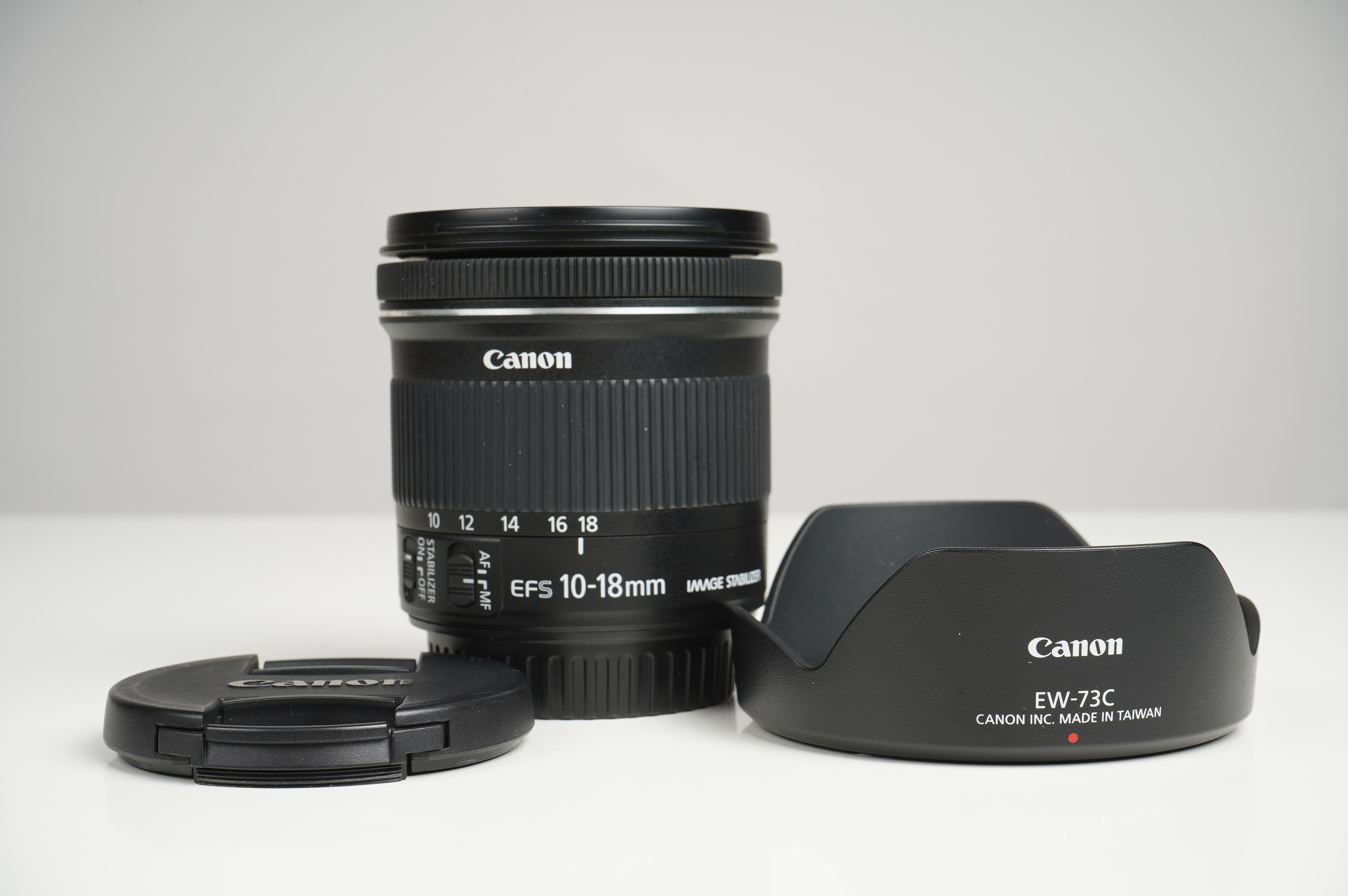 Gebraucht Canon EF-S 10-18mm/4,5-5,6 IS STM  | Ø67mm | Sehr gut erhalten - leichte Gebrauchsspuren | inkl. Gegenlichtblende/Front- und Rückdeckel |