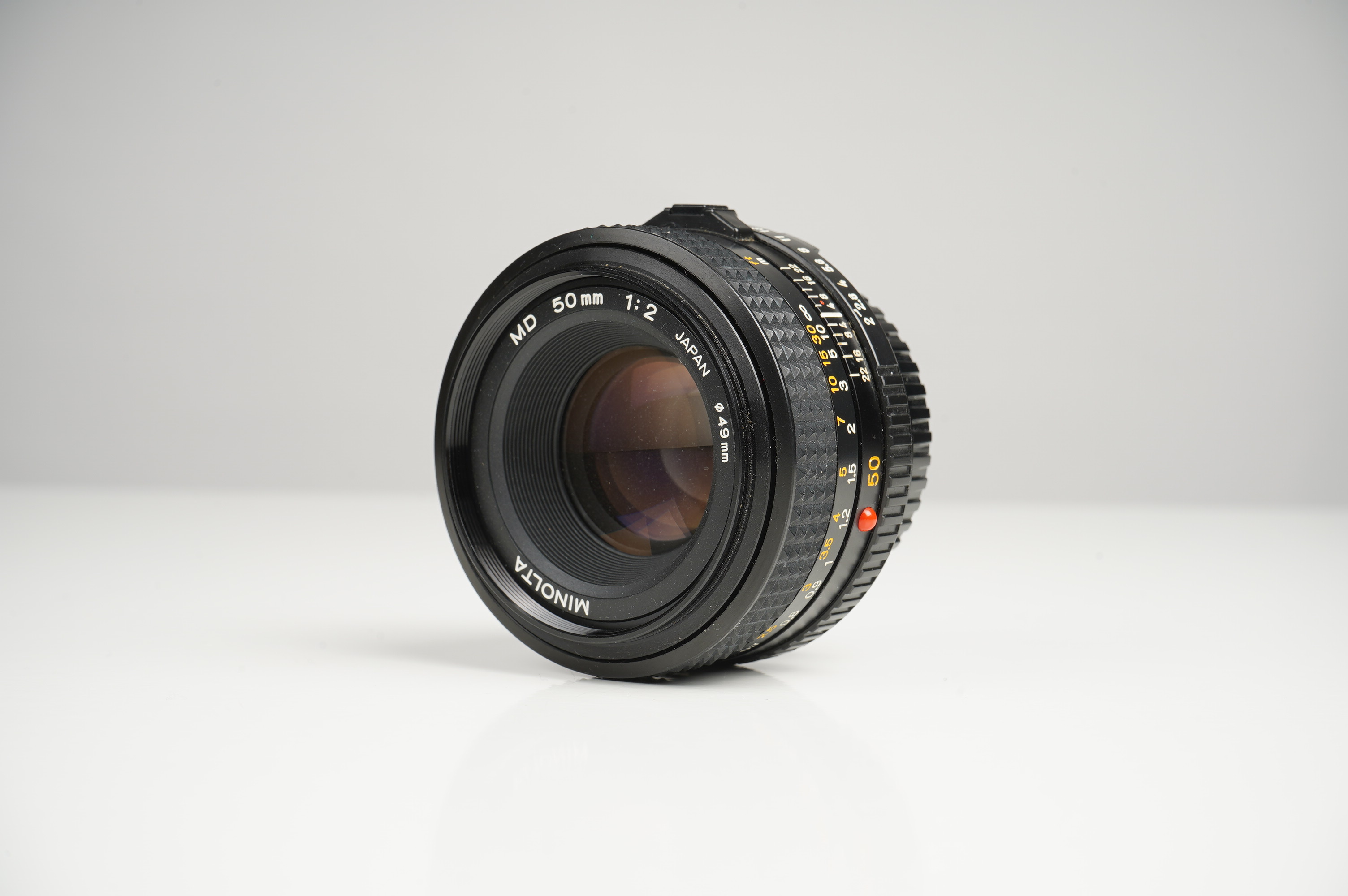 Gebraucht Minolta MD 50mm f2  | Gut erhalten - normale Gebrauchsspuren | inkl. Gegenlichtblende/Rückdeckel