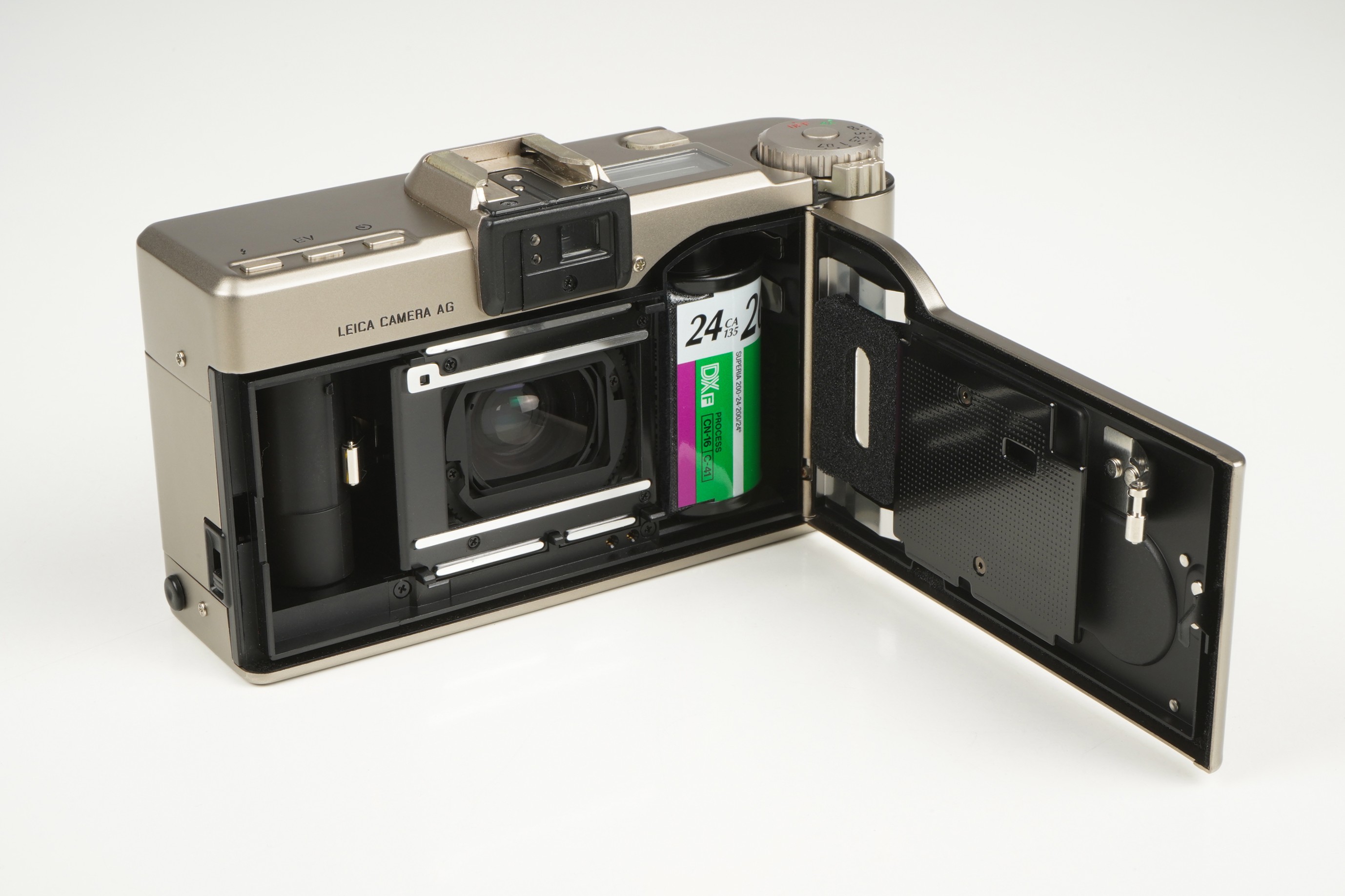 Gebraucht - Leica minilux Zoom  | leichte Gebrauchsspuren - voll funktionsfähig | inkl. Blitz Leica CF/Lederne Tasche/Handschlaufe/Deckel |