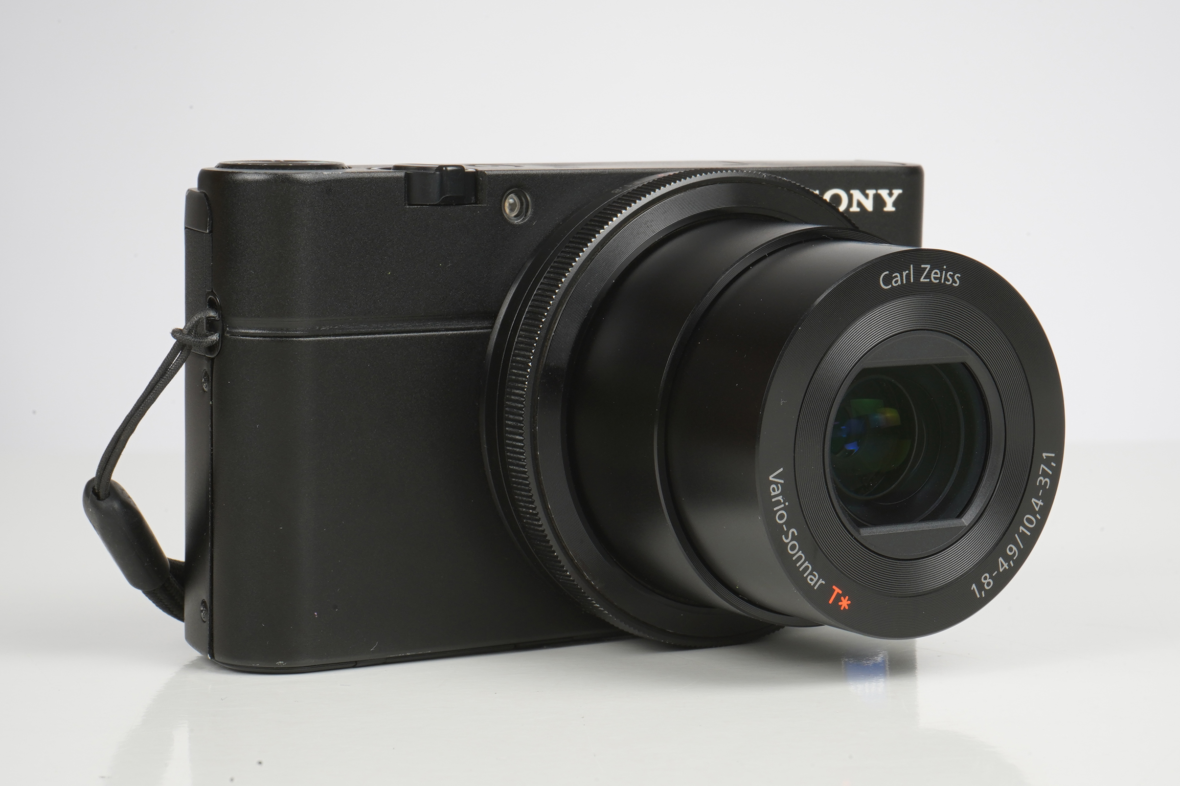 Gebraucht Sony DSC-RX100(I) | 20MP | 1" Sensor | 3,6x Zoom - 28-100mm/1,8-4,8 |
