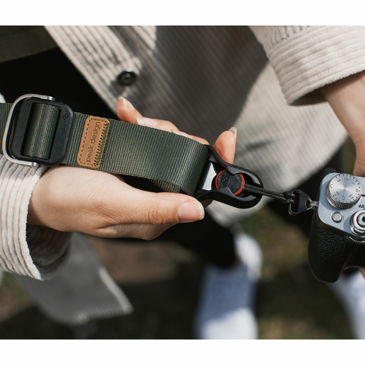 Peak Design Slide Lite Sage (Salbeigrün) | mittelbreiter Kameragurt für größere Systemkameras und DSLRs 0818373022693
