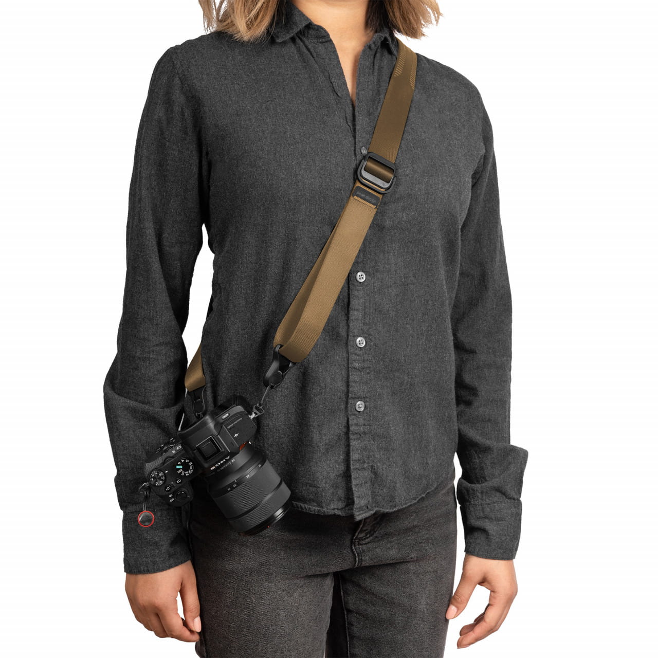 Peak Design Slide Lite Coyote (Braun/Beige) | mittelbreiter Kameragurt für größere Systemkameras und DSLRs