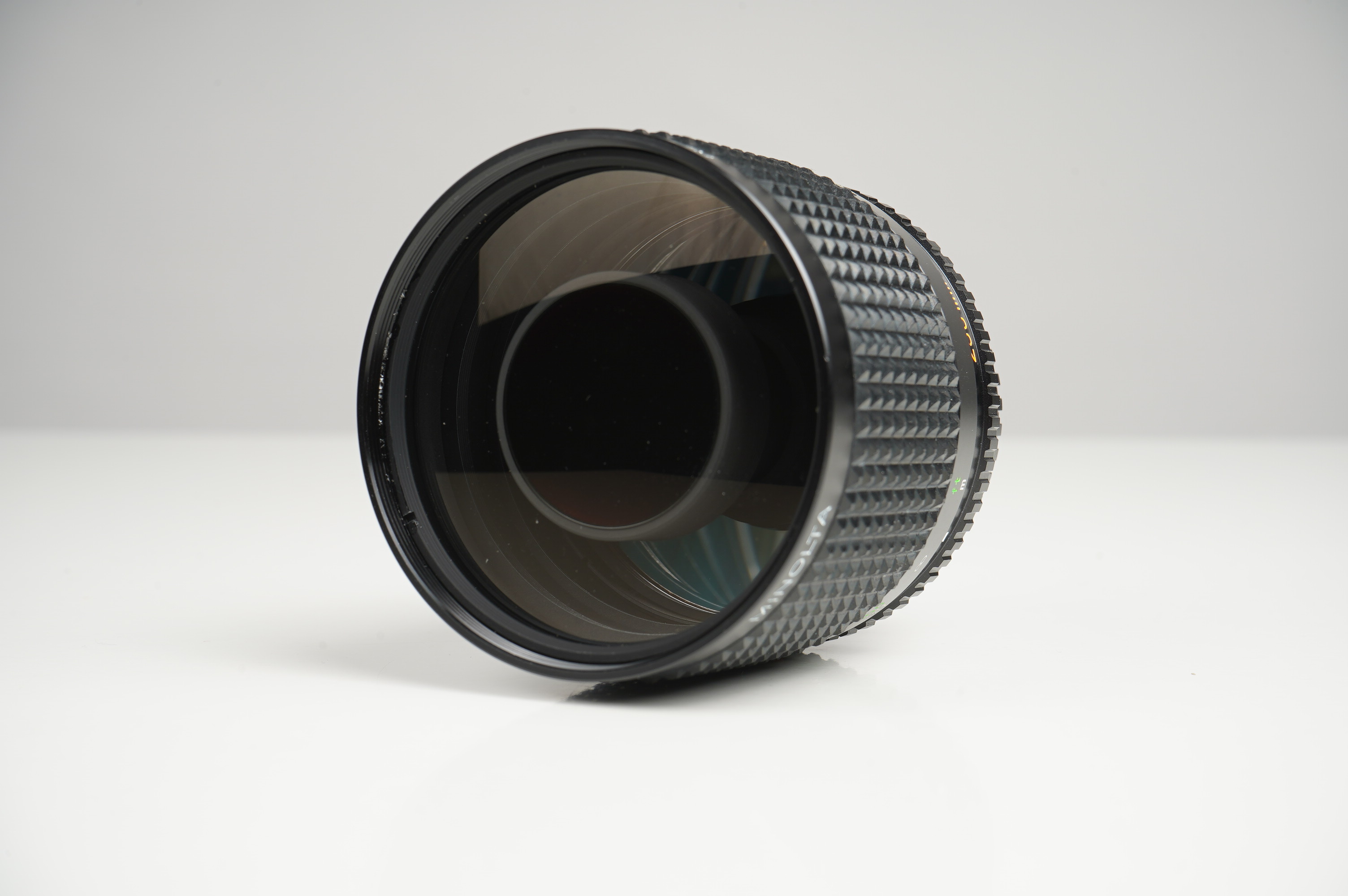 Gebraucht Minolta RF ROKKOR 250mm F5.6  | Gut erhalten - normale Gebrauchsspuren | inkl. Gegenlichtblende/Front- und Rückdeckel