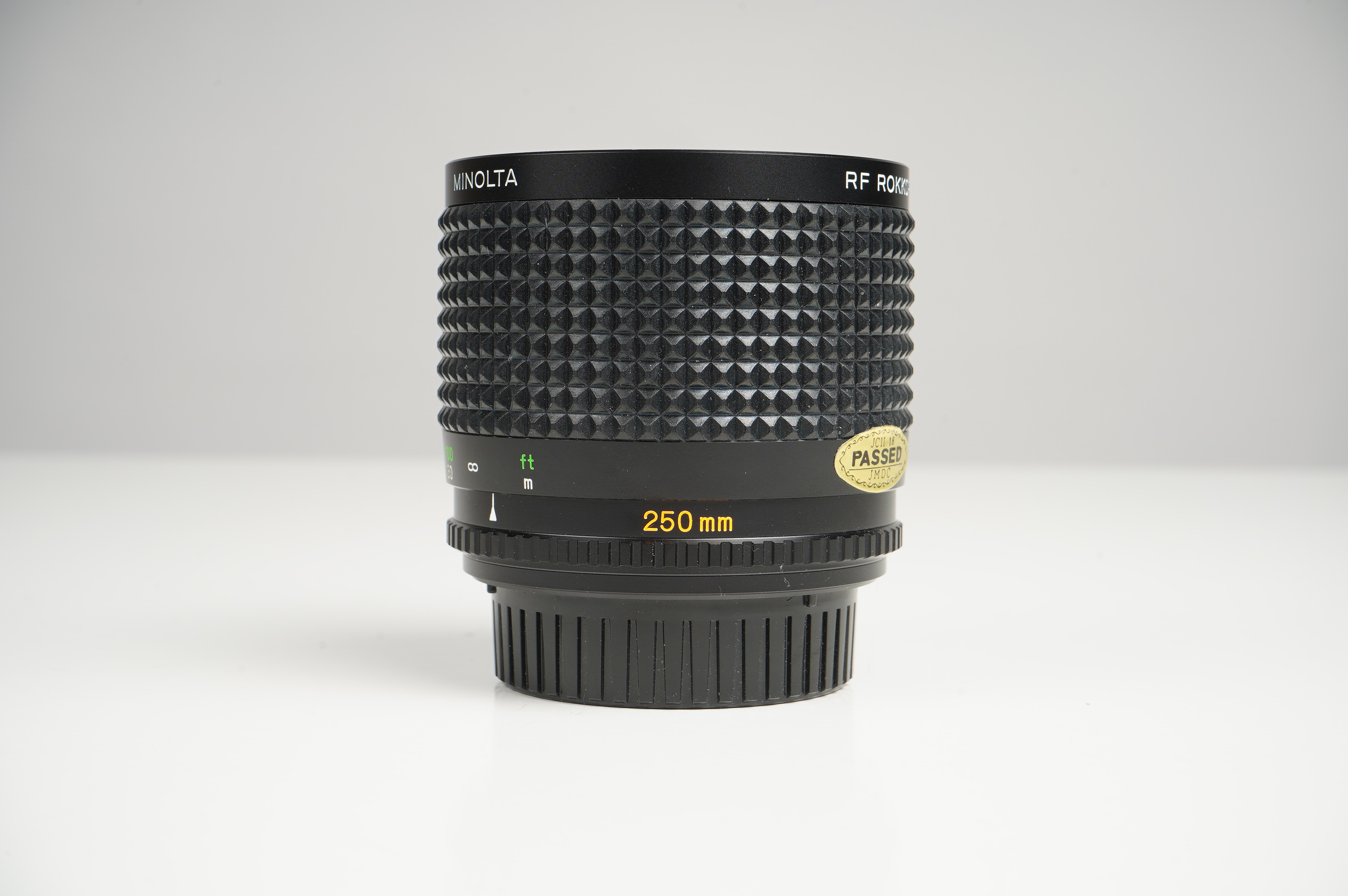 Gebraucht Minolta RF ROKKOR 250mm F5.6  | Gut erhalten - normale Gebrauchsspuren | inkl. Gegenlichtblende/Front- und Rückdeckel