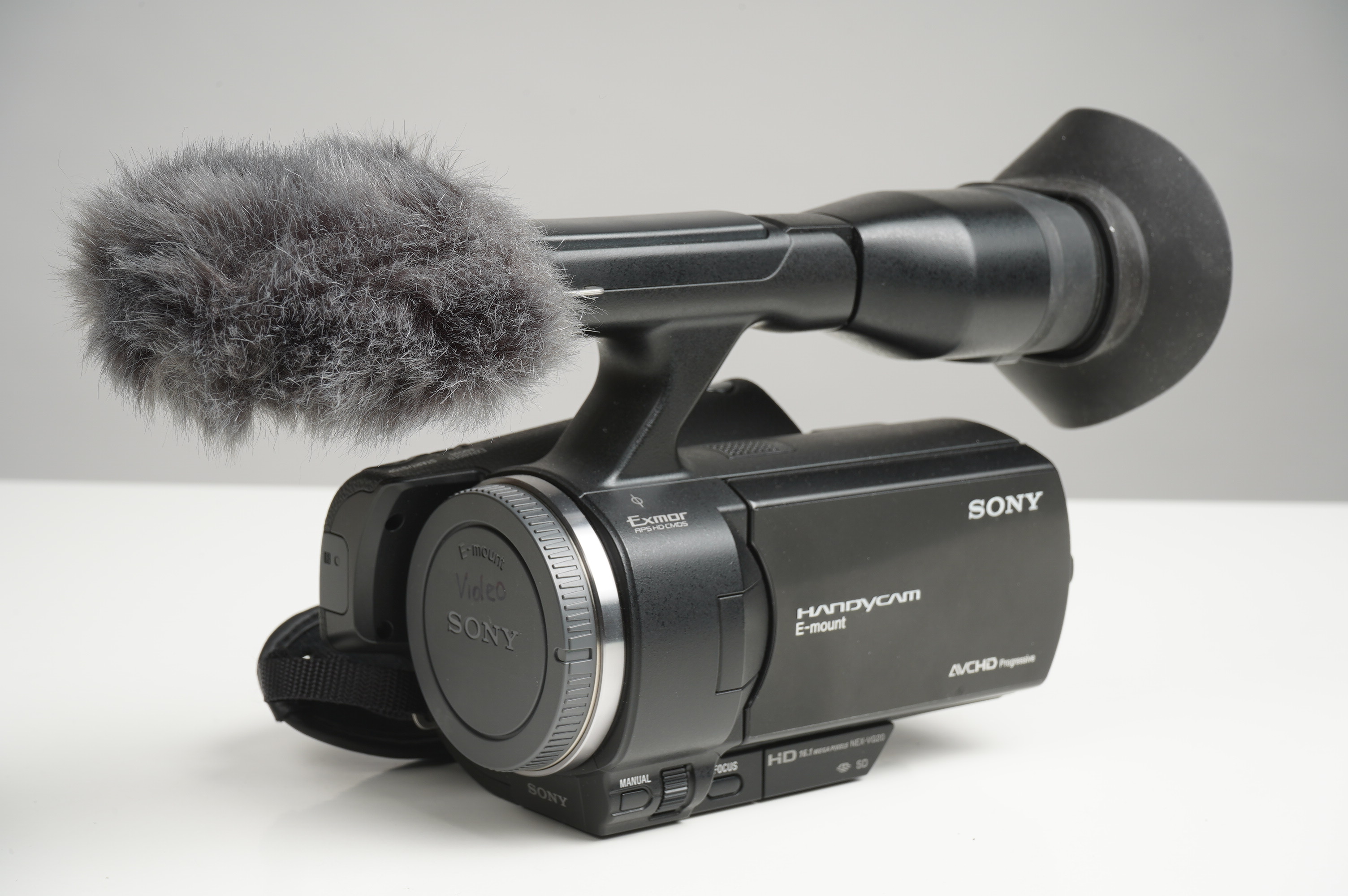 Gebraucht Sony NEX-VG20E Gehäuse | E-Mount APS-C Objektiv optional | Gut erhalten - Kaum Gebrauchsspuren |