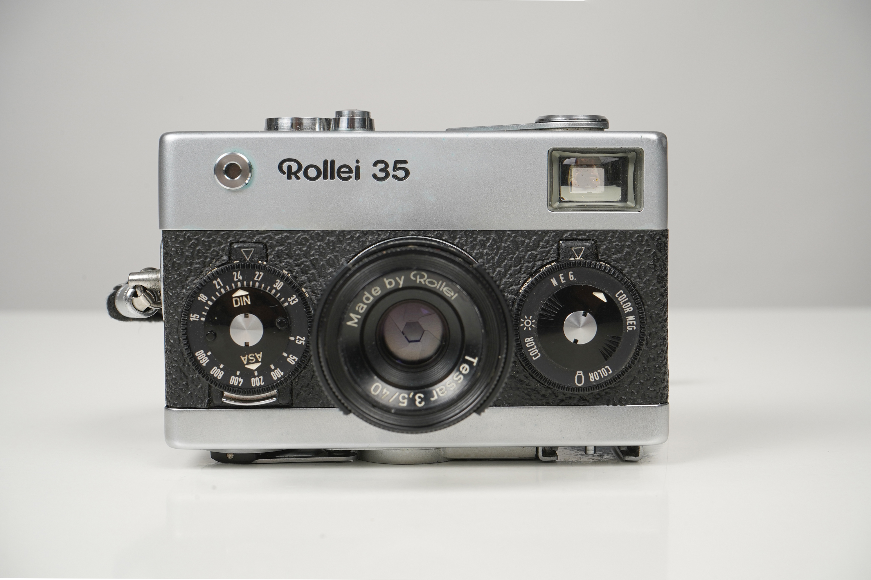 Gebraucht Rollei 35 Silber + Tessar 40mm/3,5  | Made in Singapore | Normal gebraucht - mittlere Gebrauchsspuren | inkl. Tasche/Riemen |