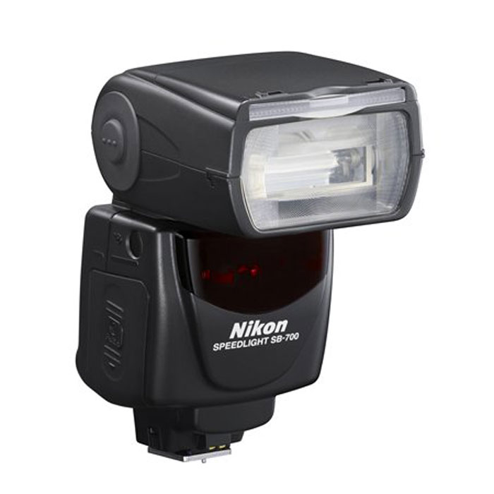Nikon Speedlight SB-700 Blitzgerät (inkl. SW-14H, SZ-3FL, SZ-3TN, SS-700) 4960759026071