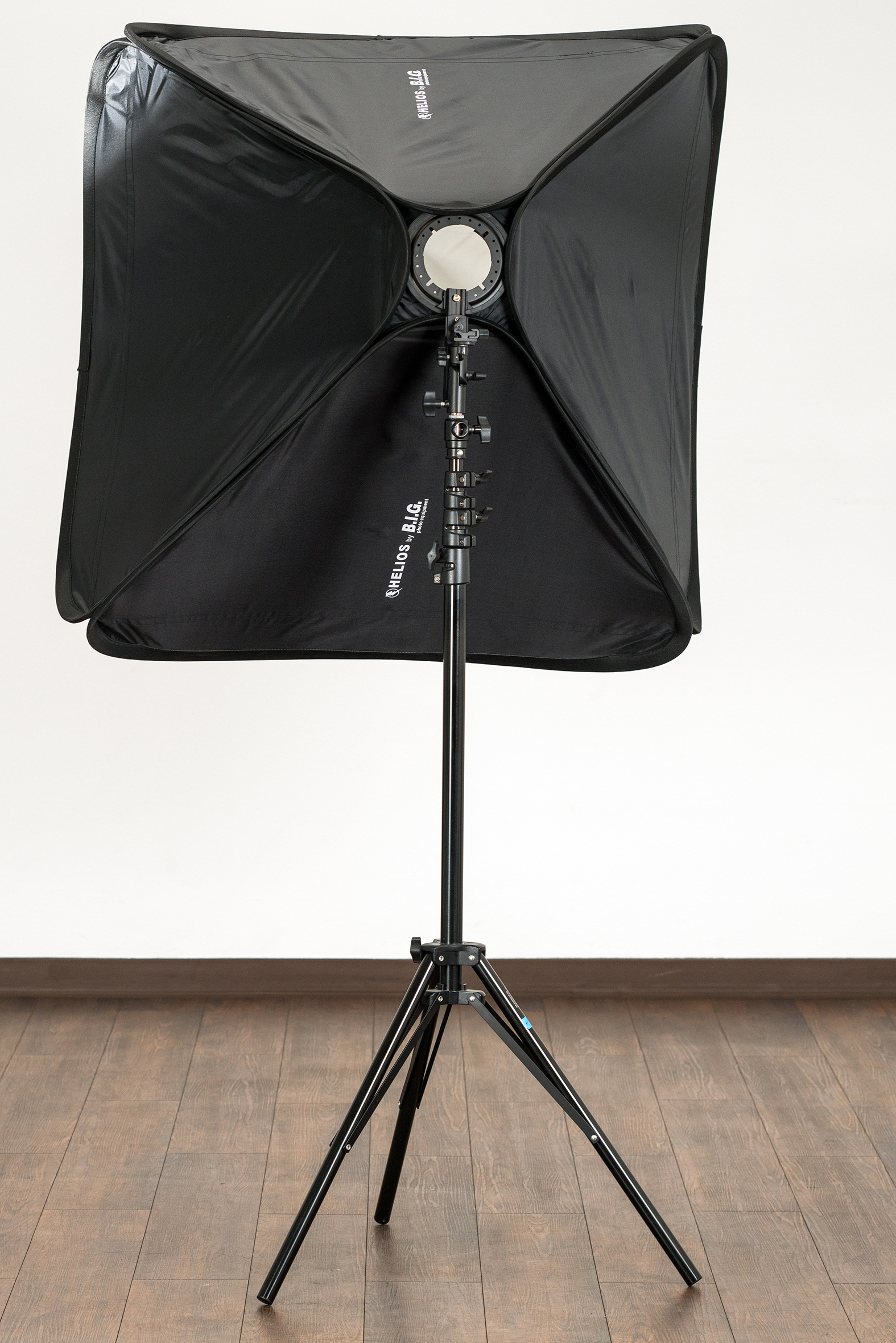 Gebraucht Studio-Zubehör-Set: 2x Lampenstativ, 2x Helios Magic Sofotbox 90x90 mit Hot-Shoe-Mount 0000740005715