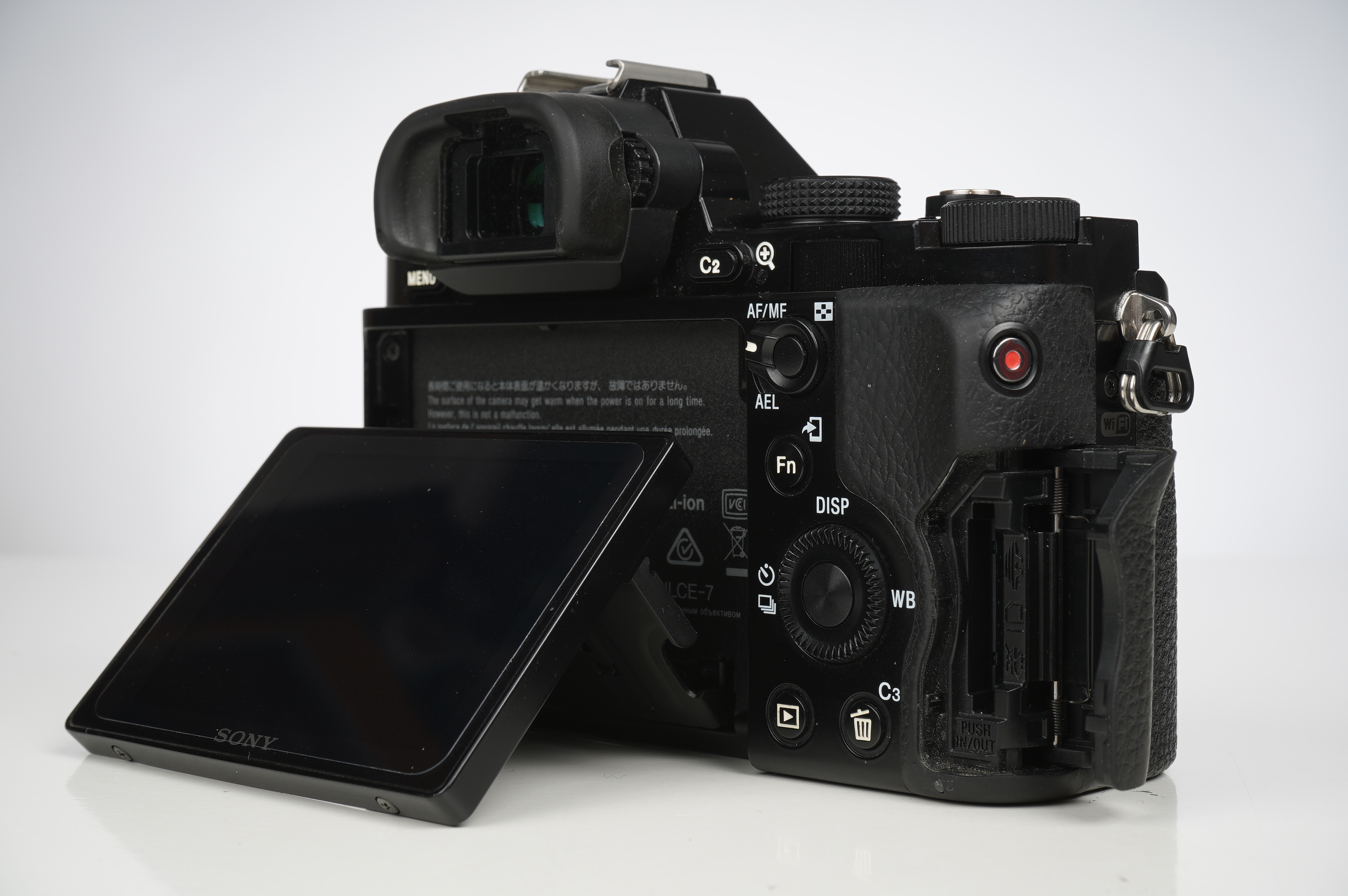 Gebraucht Sony Alpha 7  Gehäuse  | Gut erhalten - normale Gebrauchsspuren | inkl. Netzteil/Ladegerät/Riemen/Karton |