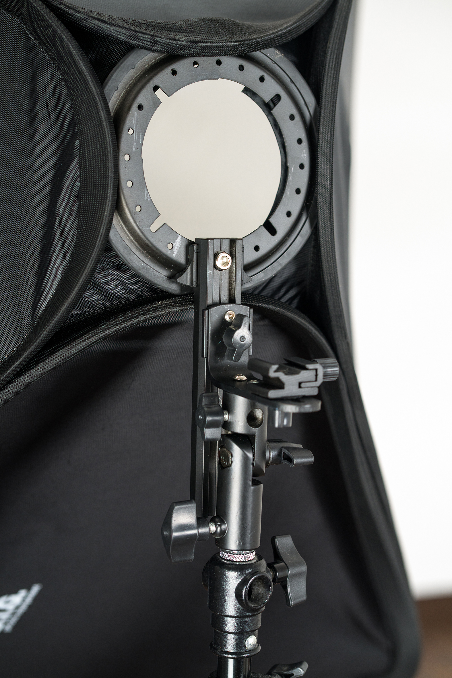 Gebraucht Studio-Zubehör-Set: 2x Lampenstativ, 2x Helios Magic Sofotbox 90x90 mit Hot-Shoe-Mount 0000740005715