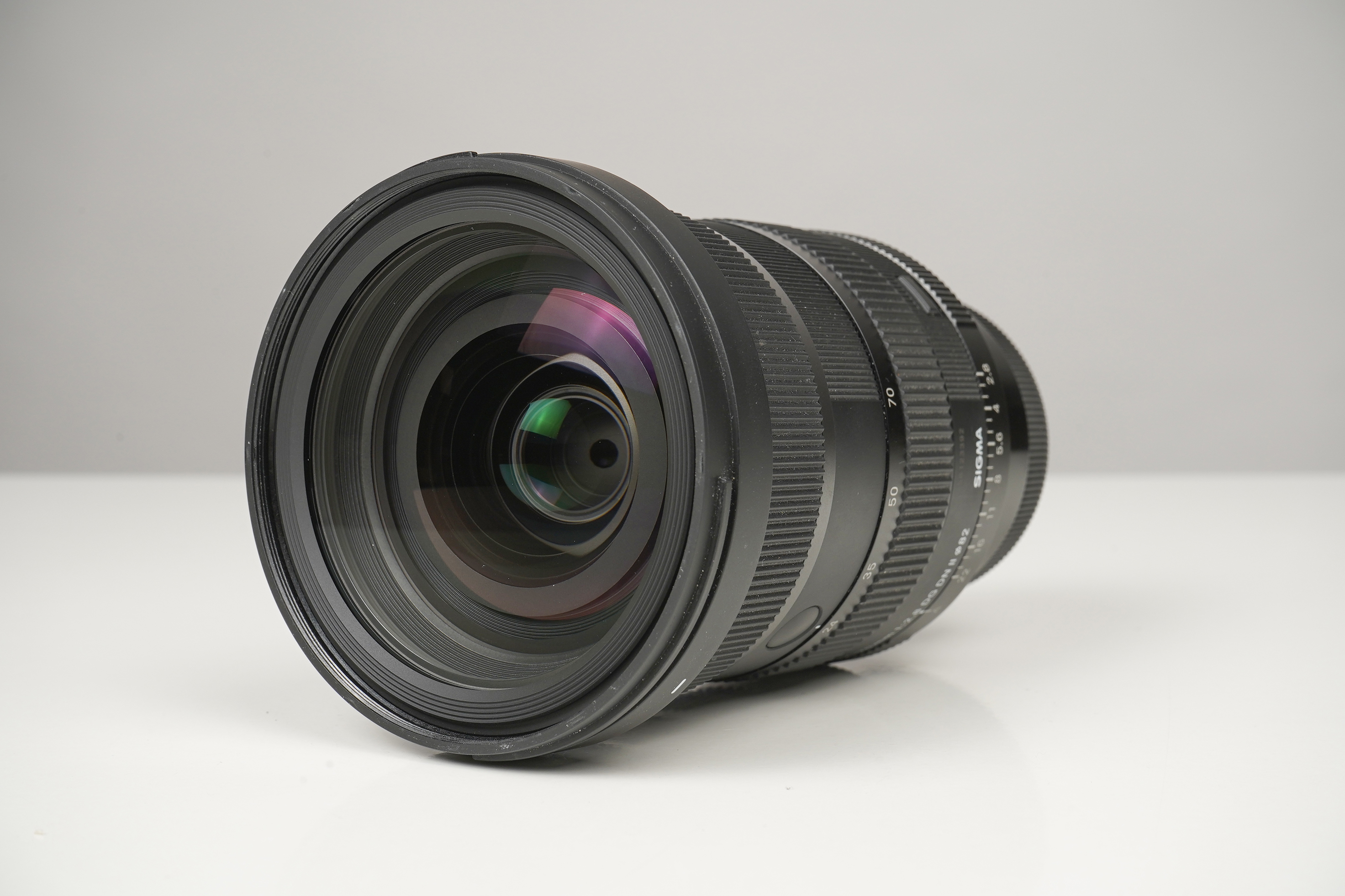 Gebraucht Sigma 24-70mm/2,8 DG DN II ART 024 Sony | Sony-FE FullFrame | Ø82mm | Zustand A/B | mit Blende, Deckel im Karton |