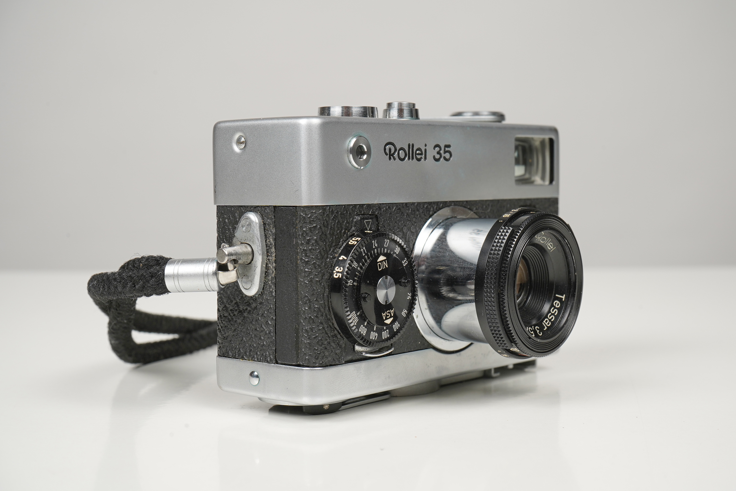 Gebraucht Rollei 35 Silber + Tessar 40mm/3,5  | Made in Singapore | Normal gebraucht - mittlere Gebrauchsspuren | inkl. Tasche/Riemen |