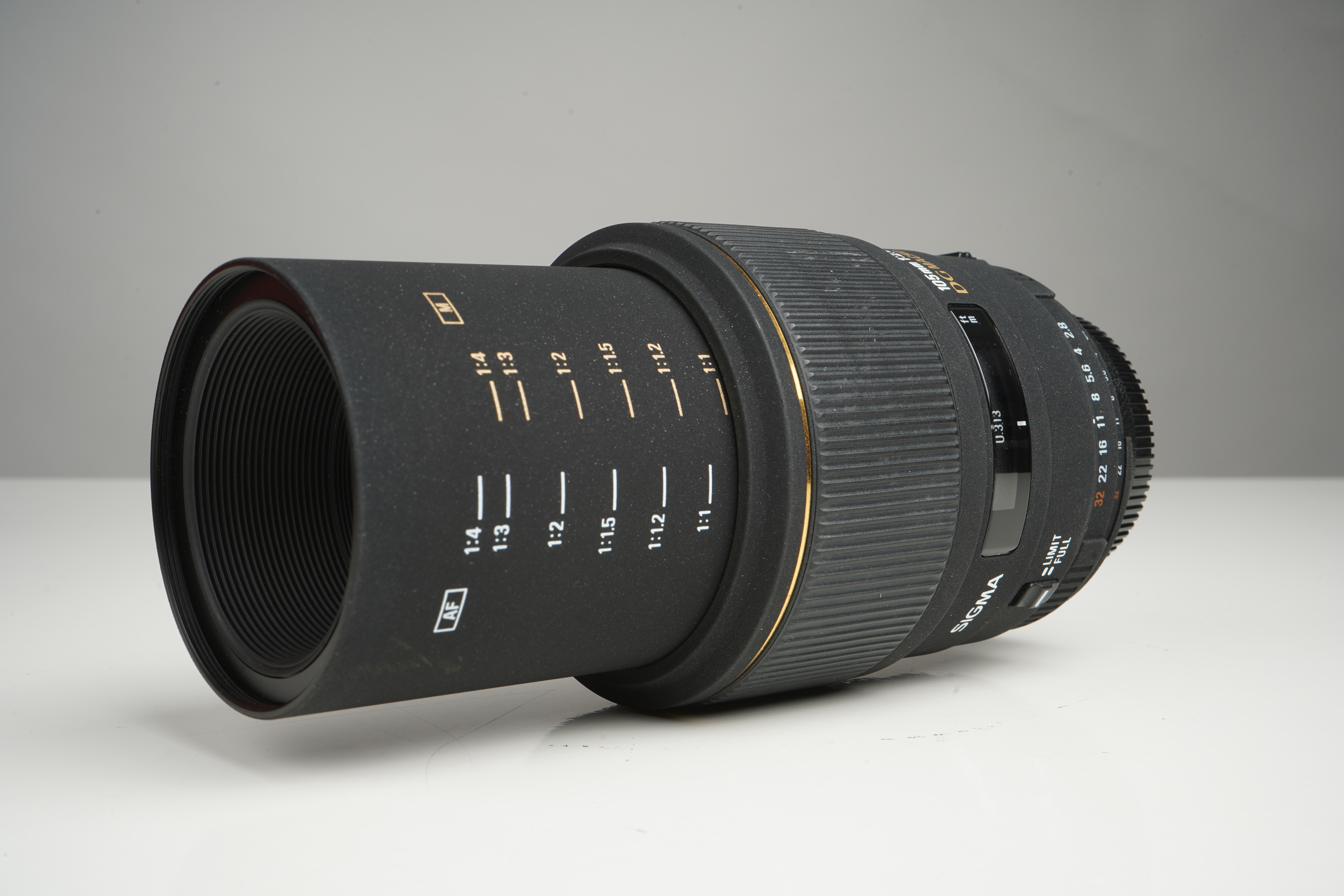 Gebraucht Sigma f. Nikon 105mm f2.8 DG Macro voll funktionstüchtig | inkl. original Karton und Zubehör