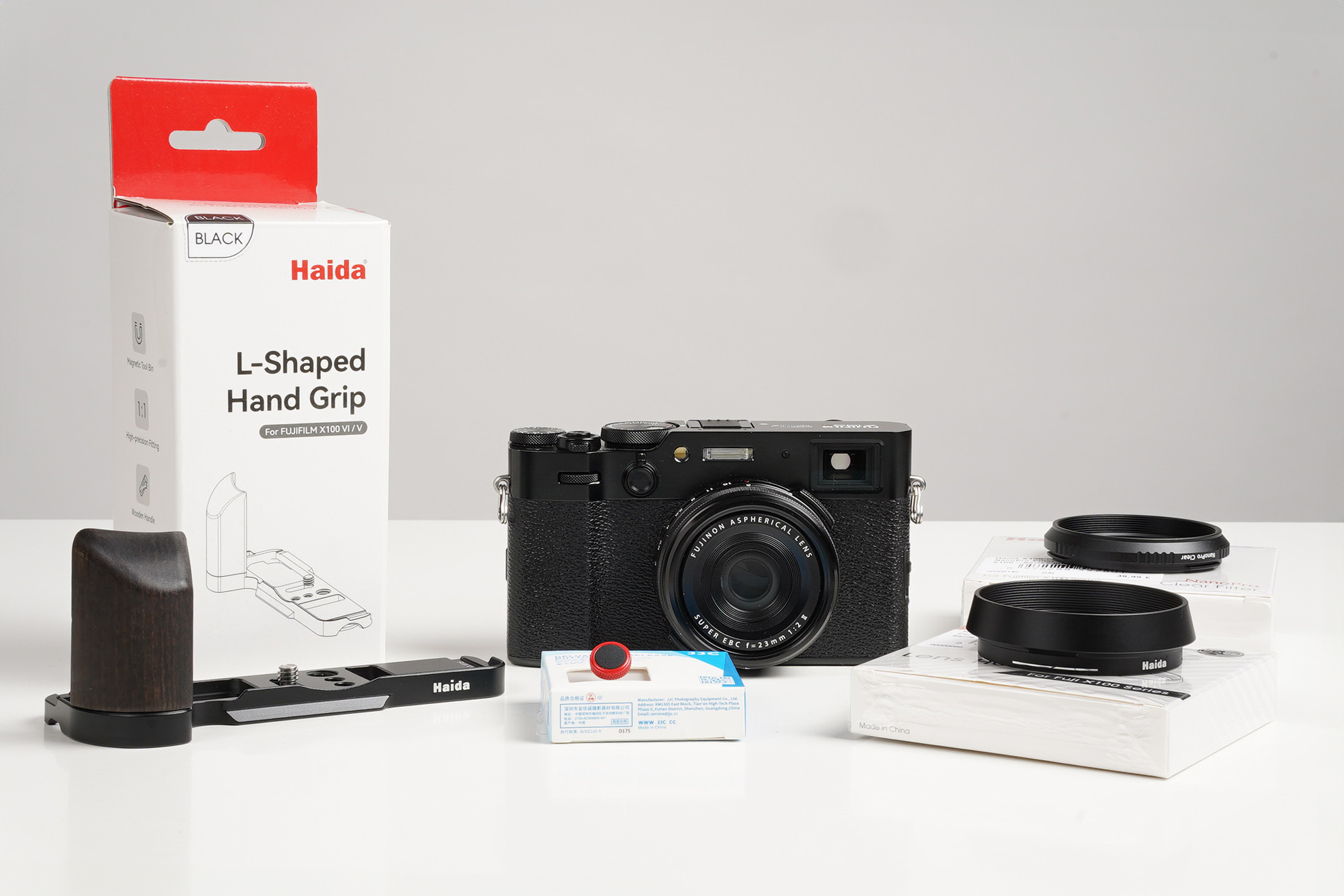 Fujifilm X100VI black | Set mit Haida RedButton, L-Shaped Handgriff schwarz, Lens Hood, Clear Protector |