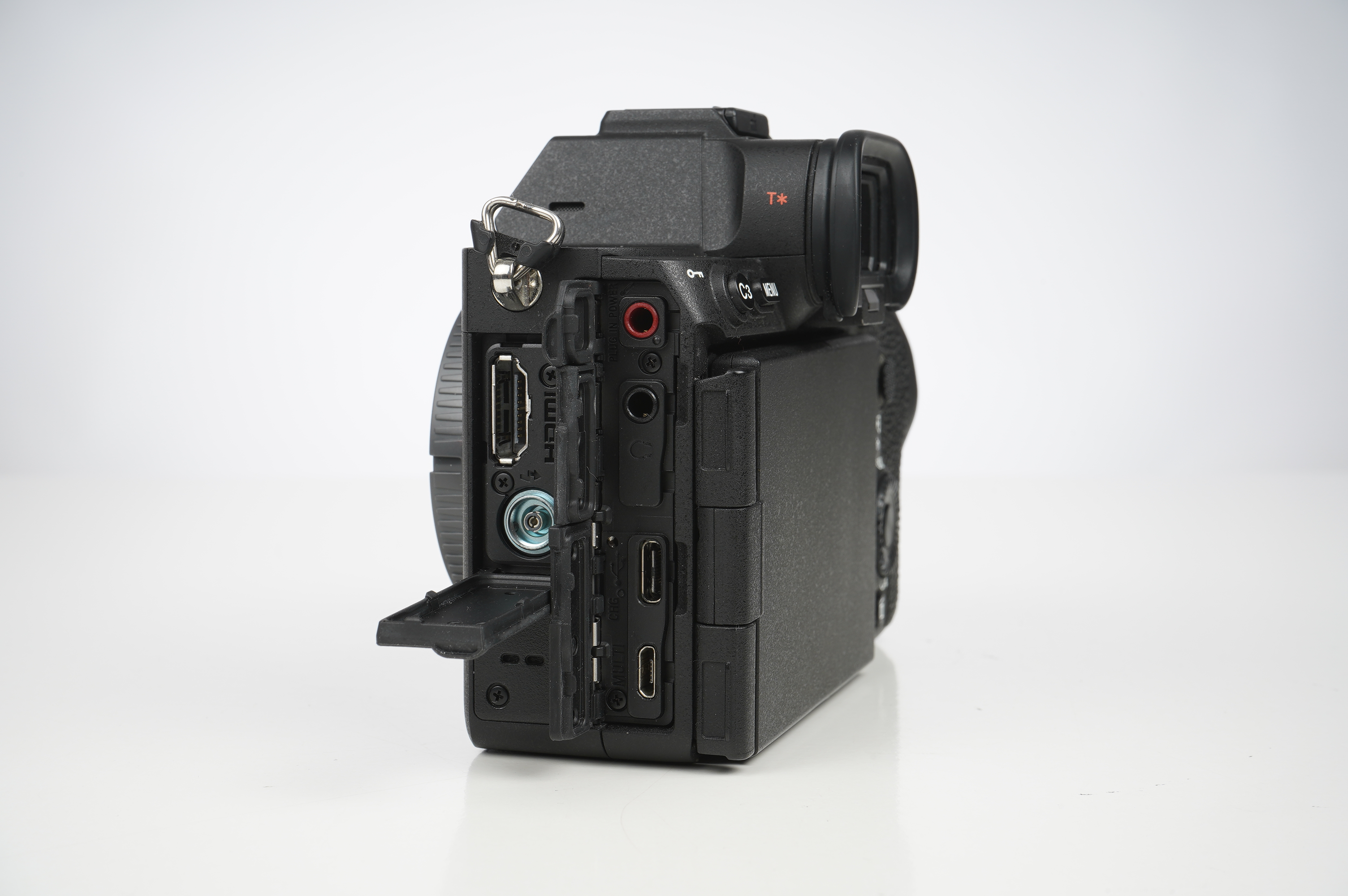 Gebraucht Sony Alpha 7r V Gehäuse  | Gut erhalten - normale Gebrauchsspuren | inkl. Zubehör/Ladegerät/Riemen/zweit Akku/Karton | Suttercount ~ 35.000 |