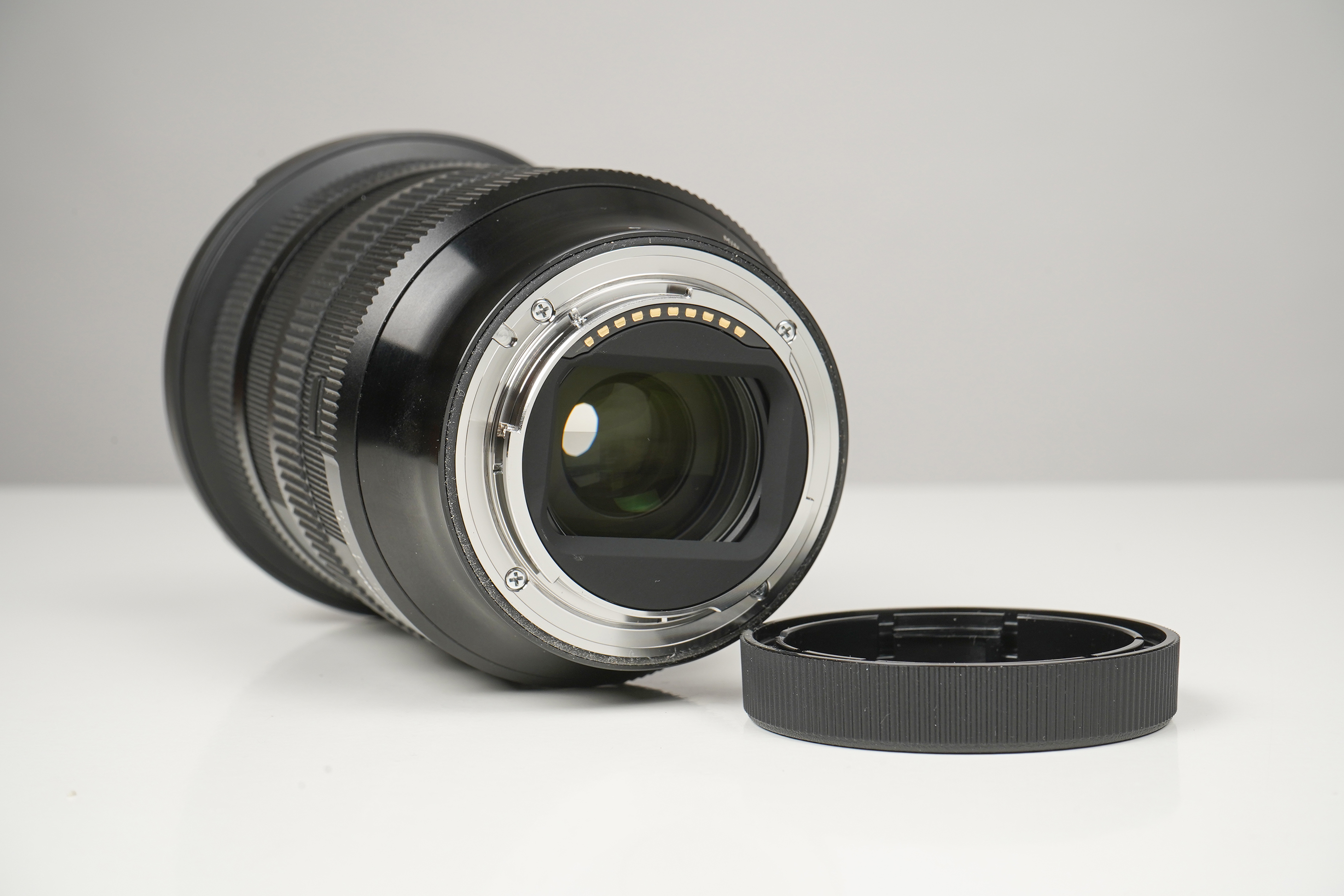 Gebraucht Sigma 24-70mm/2,8 DG DN II ART 024 Sony | Sony-FE FullFrame | Ø82mm | Zustand A/B | mit Blende, Deckel im Karton |