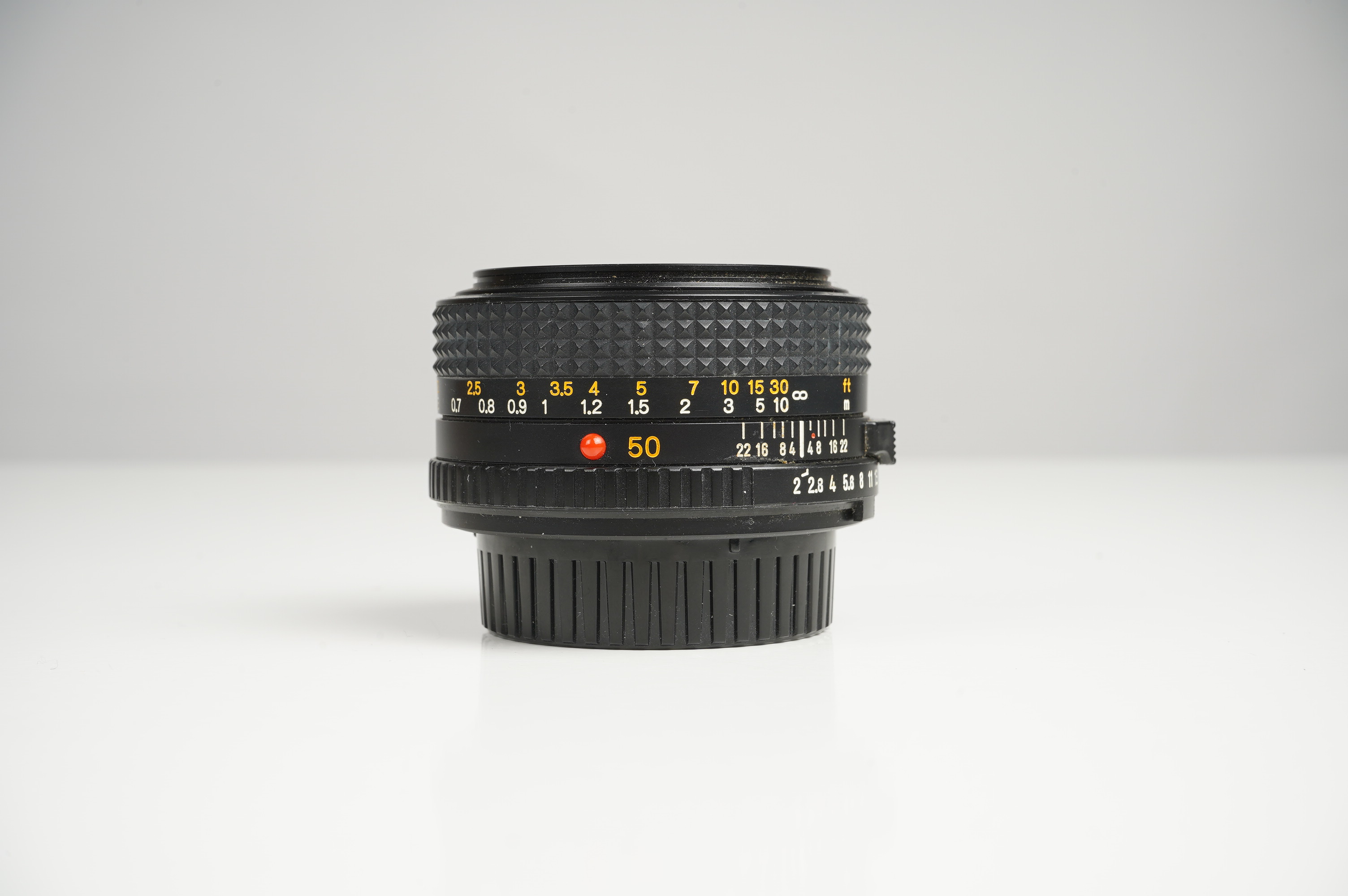 Gebraucht Minolta MD 50mm f2  | Gut erhalten - normale Gebrauchsspuren | inkl. Gegenlichtblende/Rückdeckel