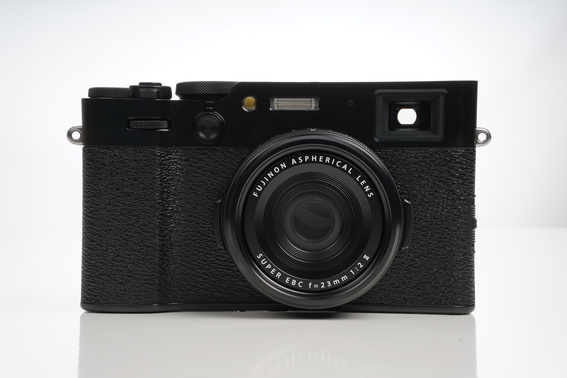 Gebraucht Fujifilm X100 VI schwarz  | Sehr gut erhalten - Kaum Gebrauchsspuren | inkl. Karton/Haida Handgriff Black/Haida Clear Filter Black | Erstkauf: 12-08-2025 |