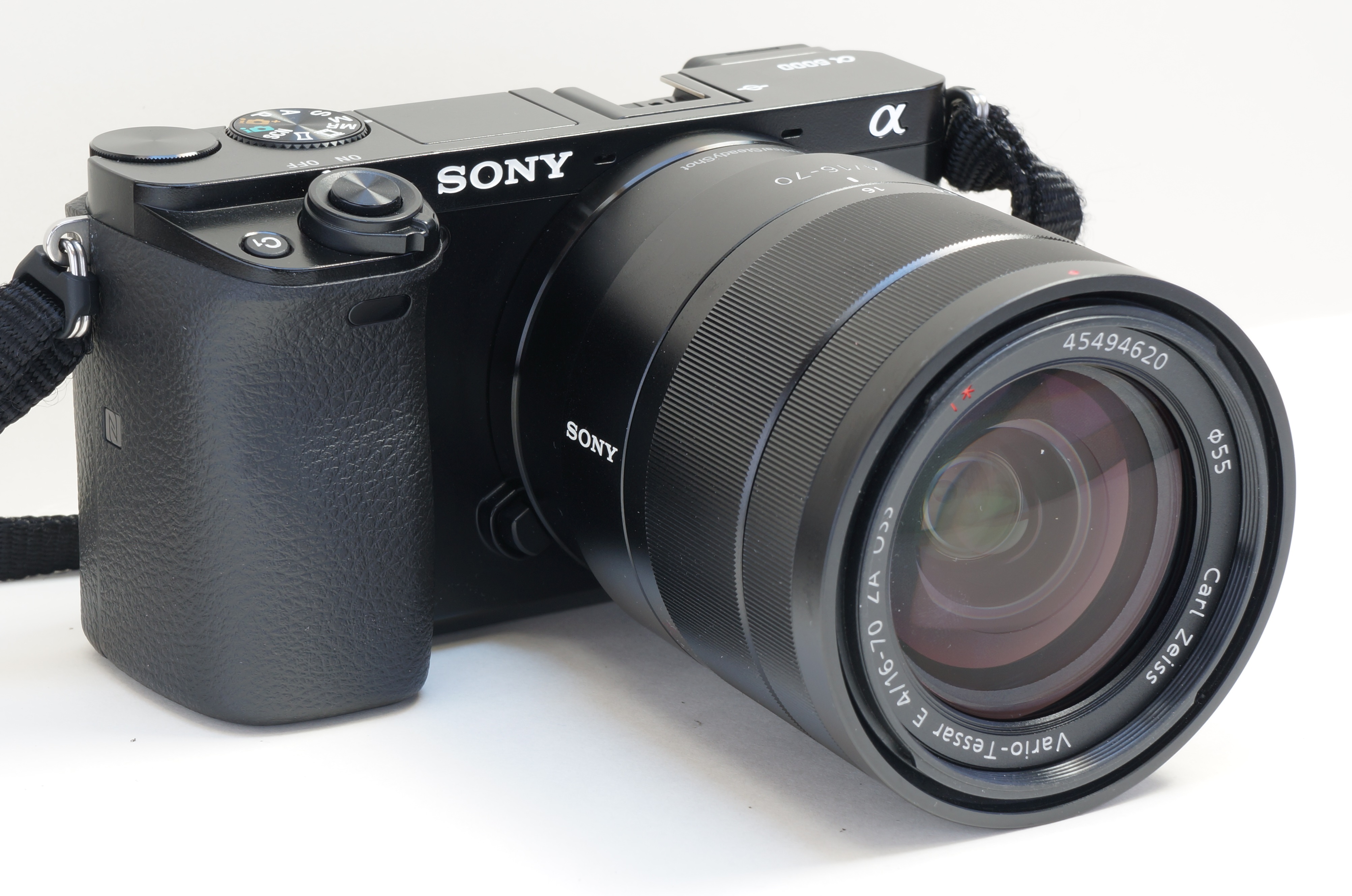 Sony E 16-70mm/4 ZA OSS Ø55mm 013 (SEL1670Z)